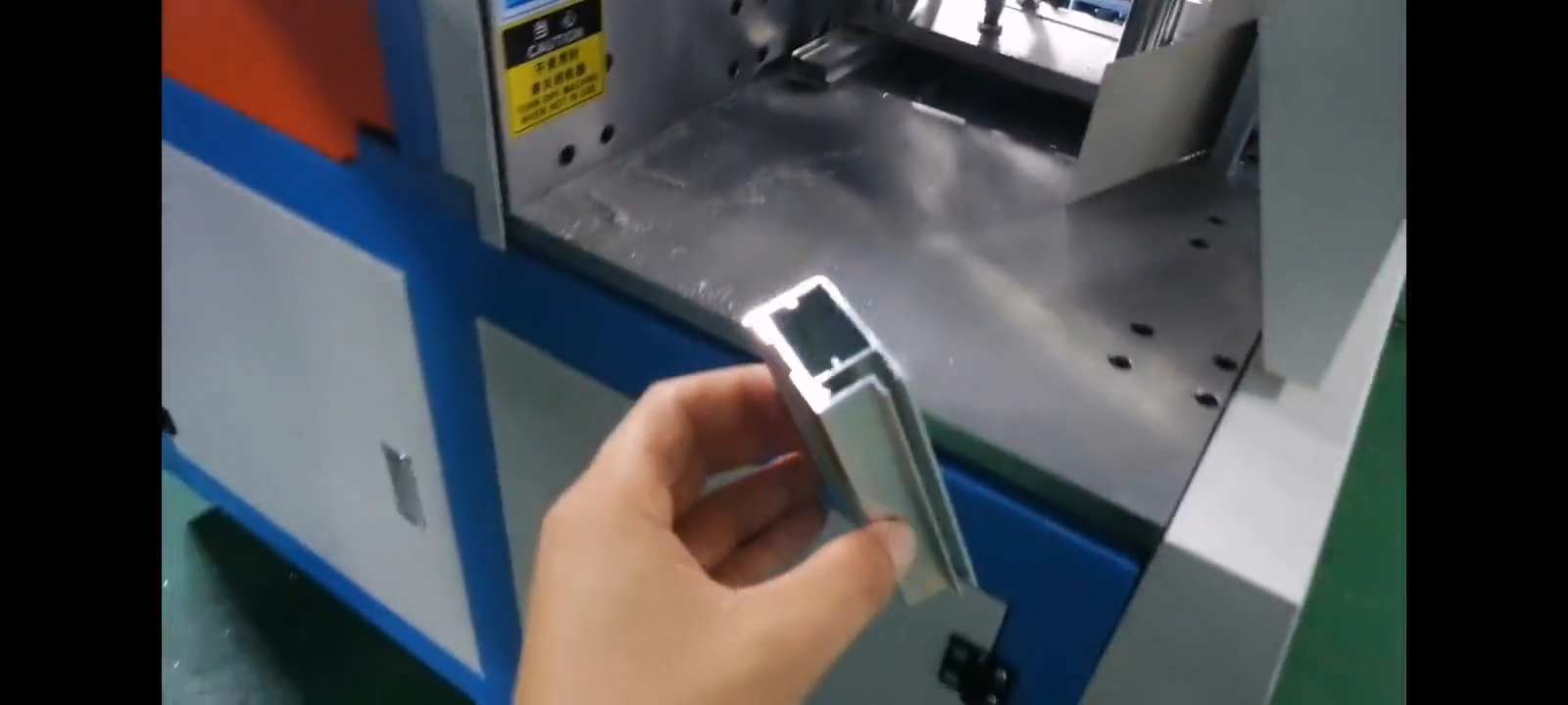 采購型材切割機(jī)設(shè)備，試切是考察的第一步