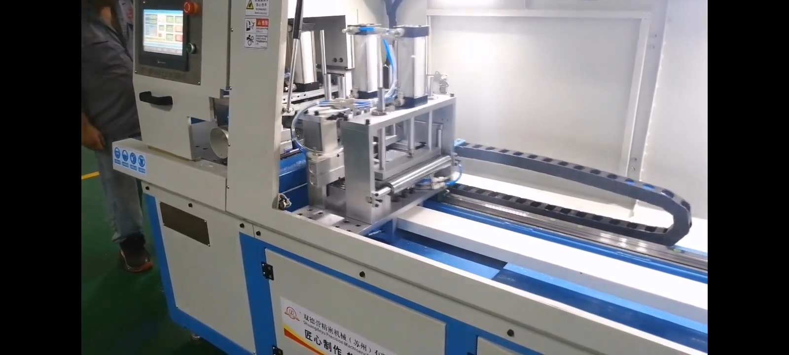 型材切割機進刀動力油氣混合、液壓站方式不如伺服電推【揭秘】